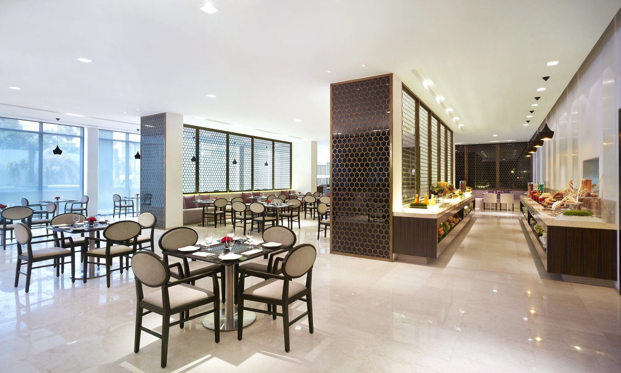 Vivanta Chennai It Expressway Omr Εστιατόριο φωτογραφία The restaurant