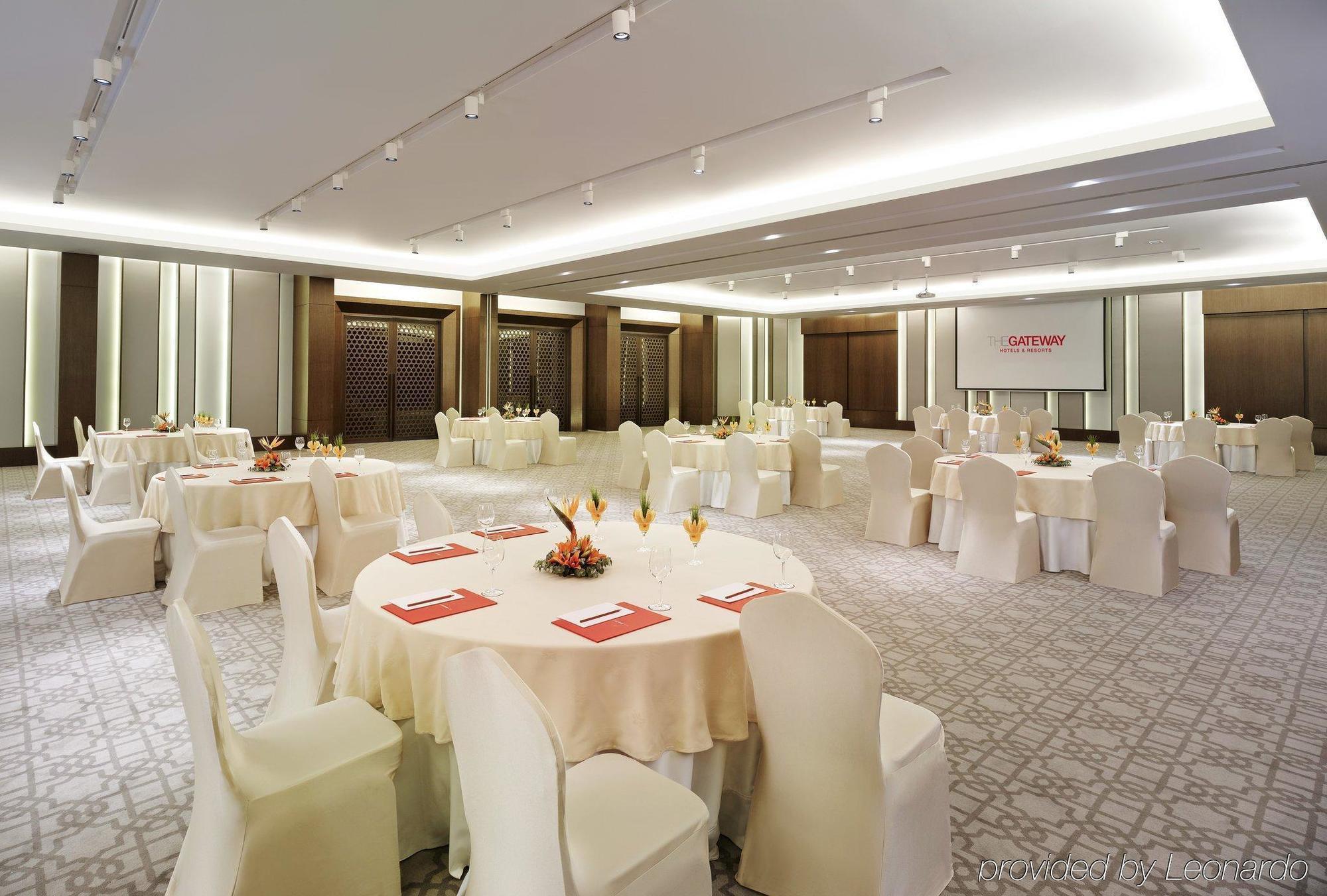 Vivanta Chennai It Expressway Omr Εξωτερικό φωτογραφία The ballroom