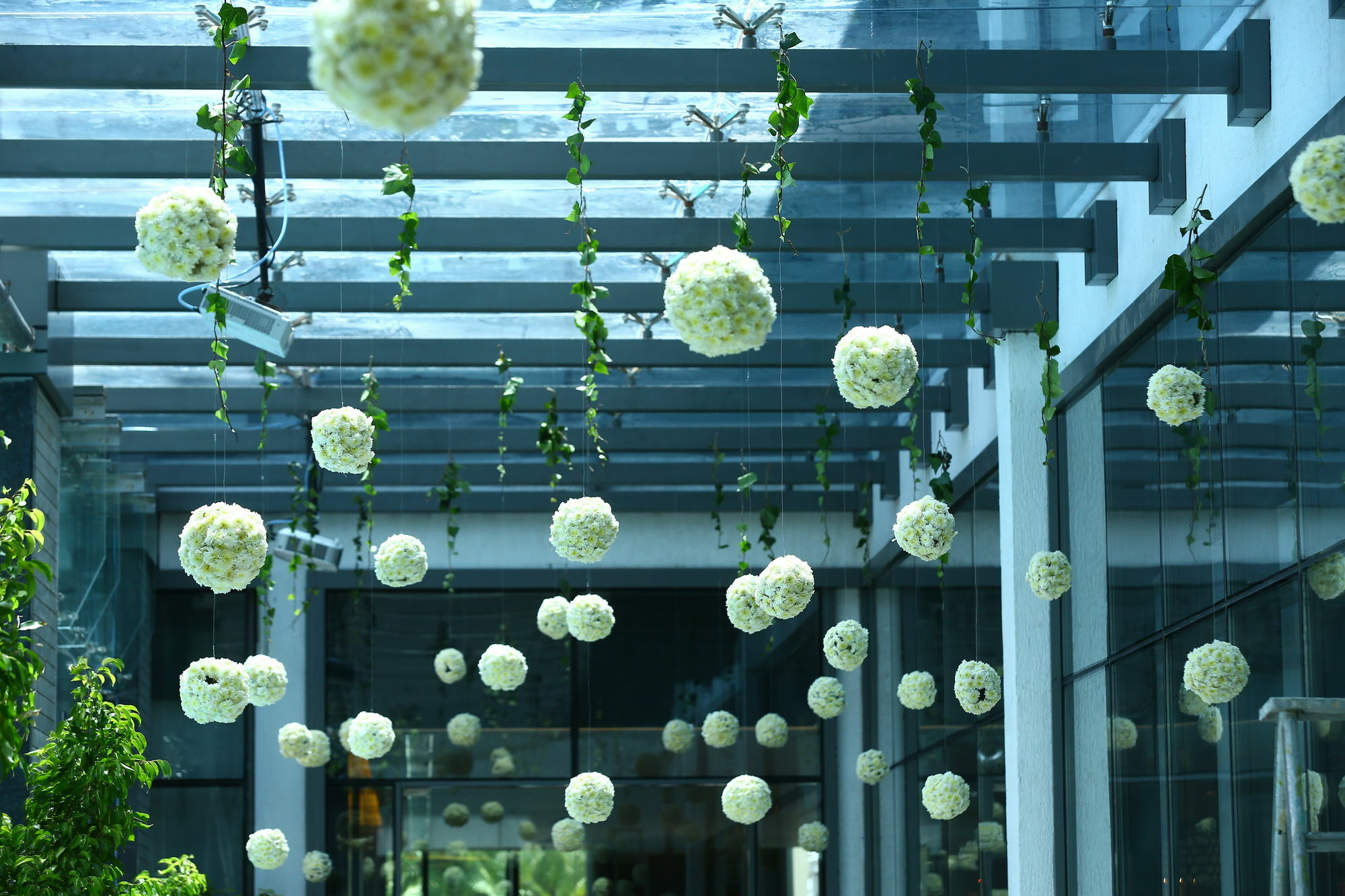 Vivanta Chennai It Expressway Omr Εξωτερικό φωτογραφία The interior of the conservatory